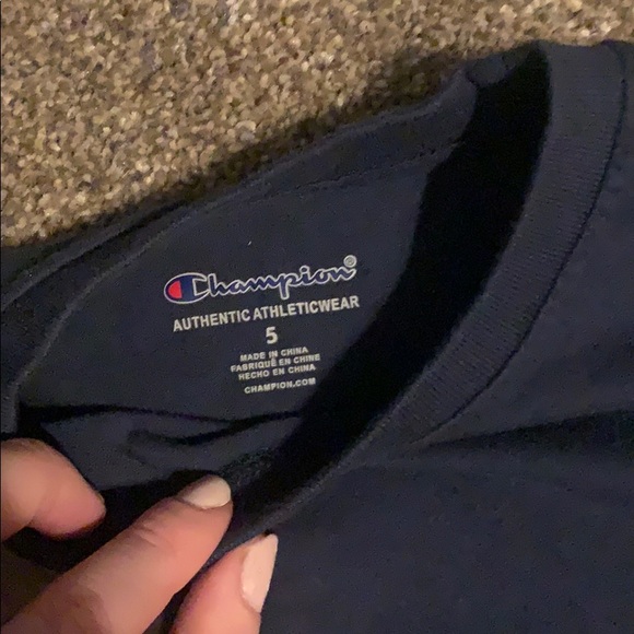 2 boys champion t shirts size 5 - Picture 3 of 5